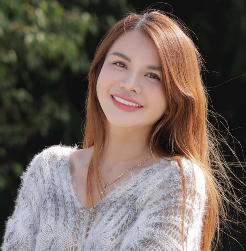 làm răng sứ Gia Lâm